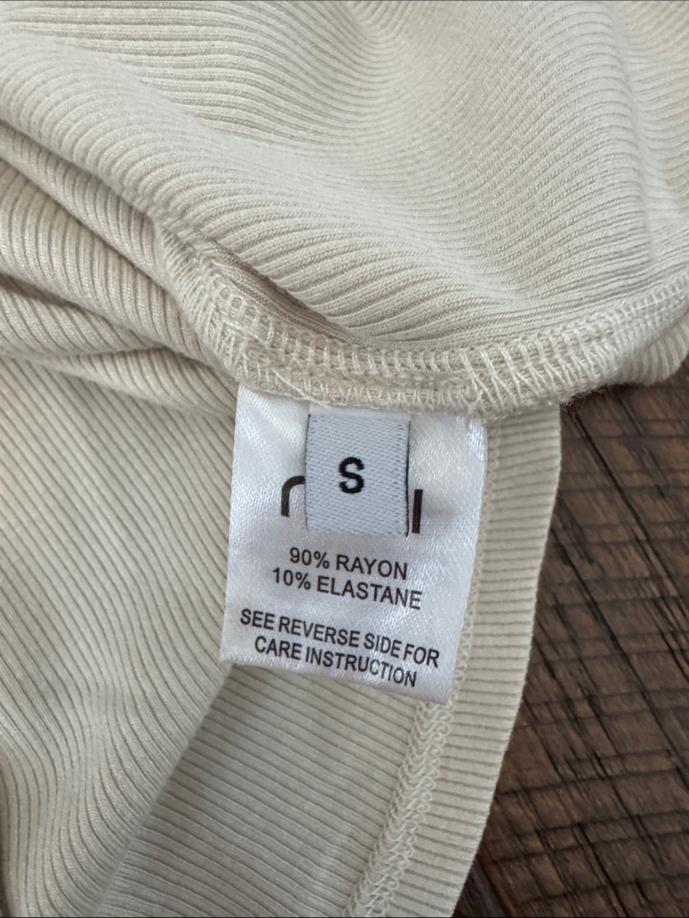 Ruti The Ribbed Tuck in Tee in Cloud - Picture 6 of 8